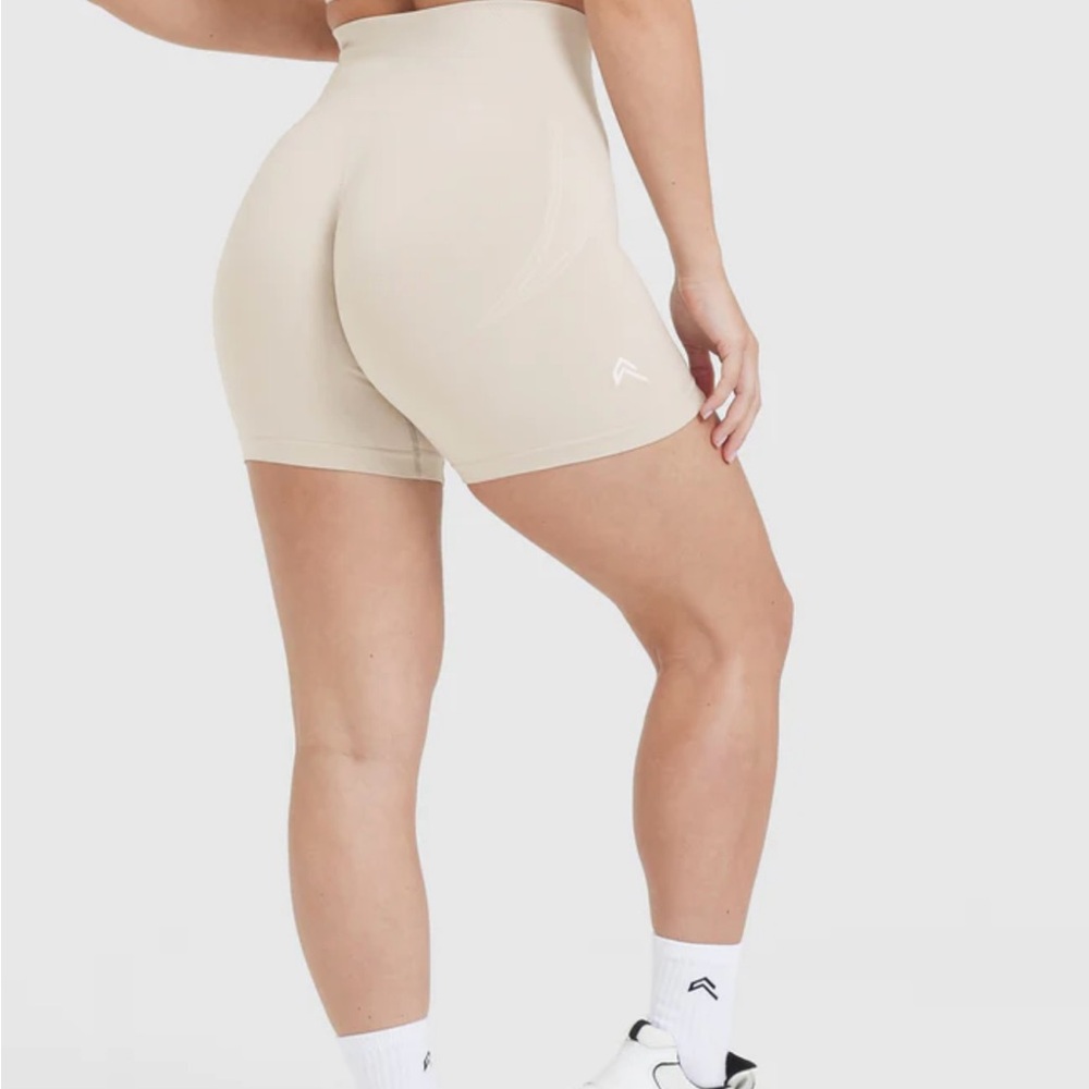ONER ACTIVE EFFORTLESS SEAMLESS SHORTS SAND SIZE S
